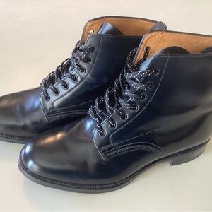 SANDERS - officer’s parade boot.
Brand: Sanders of England. US11